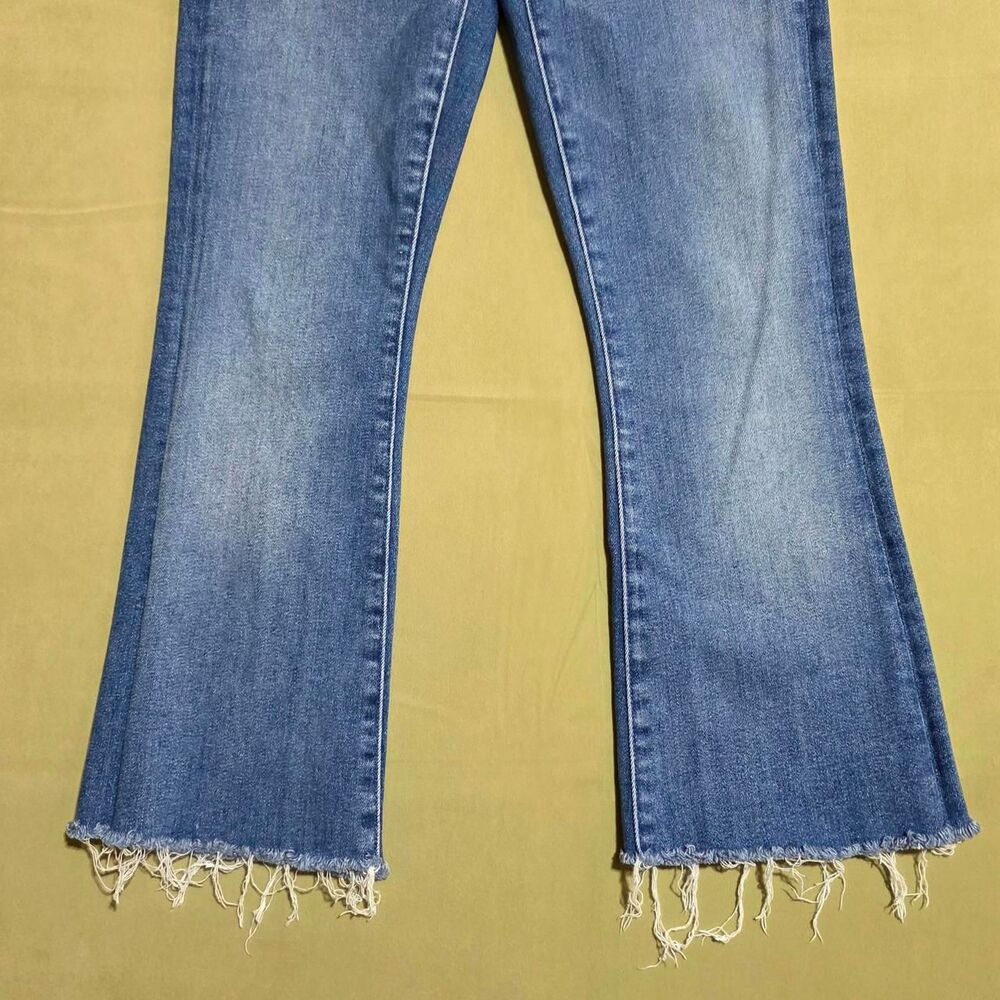 MOTHER The Weekender Flare Jeans in First Mate Wash Women's Size 24 - Picture 4 of 8